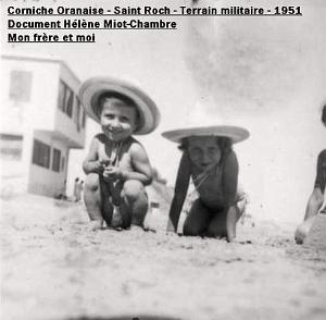 Oran- SDV- 4906- Chambre- PLAGE DE ST ROCH 4 avec nos beaux chapeaux a rayures bleues claires et blanches